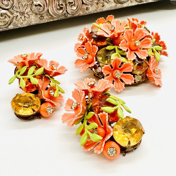 Rare Vintage Enamel Salmon Flower Demi Brooch Set - Picture 11 of 16